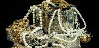 The-Key-Difference-Between-Antique-and-Vintage-Jewelry-on-thestuffofsuccess