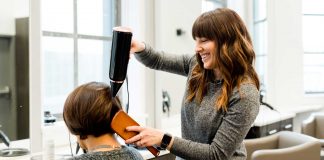 Secrets-of-Hairdresser-for-Making-the-Blowout-Last-on-thestuffofsuccess