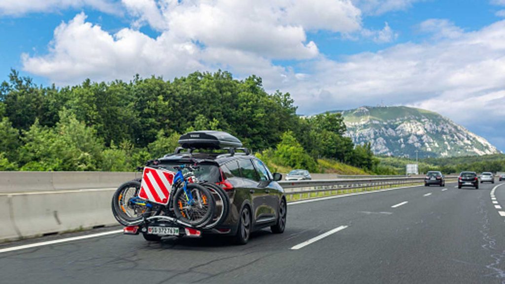 Hitch-Rack-vs.-Roof-Rack-Which-One-Is-the-Best-on-thestuffofsuccess