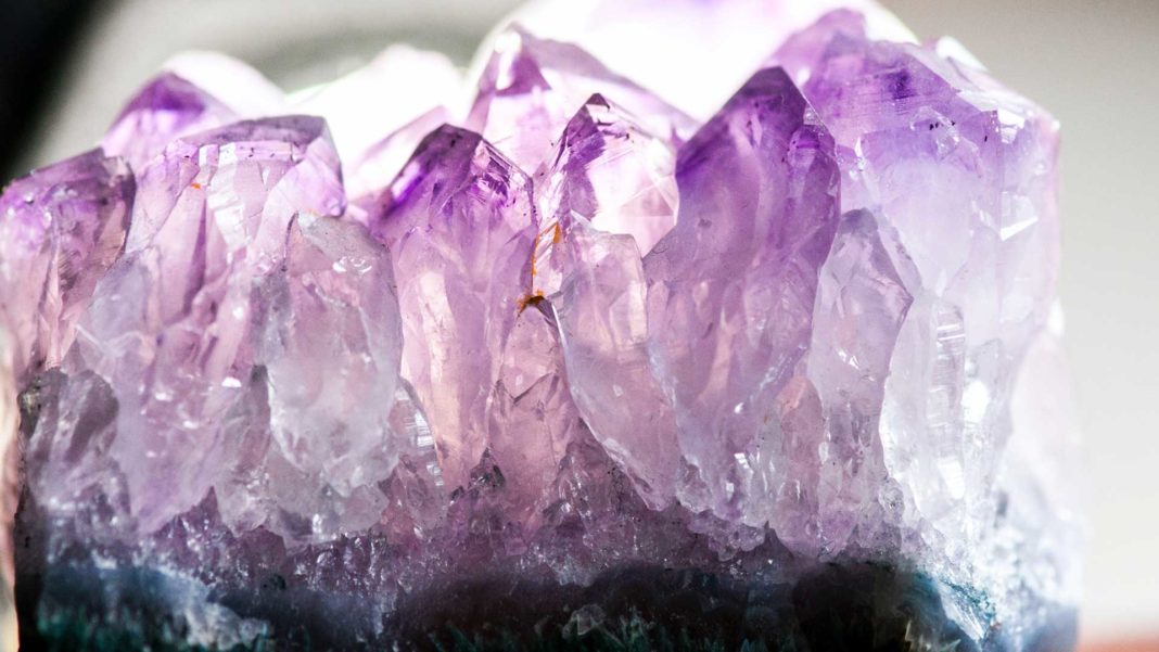 Top-Four-Best-Crystals-for-Preventing-Grief-with-Ease-on-thestuffofsuccess-info