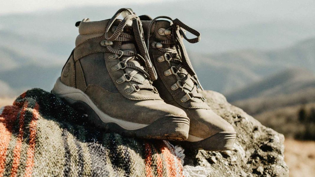 Tips-To-Buy-A-Nice-Pair-Of-Outdoor-Hiking-Shoes-On-TheStuffOfSuccess